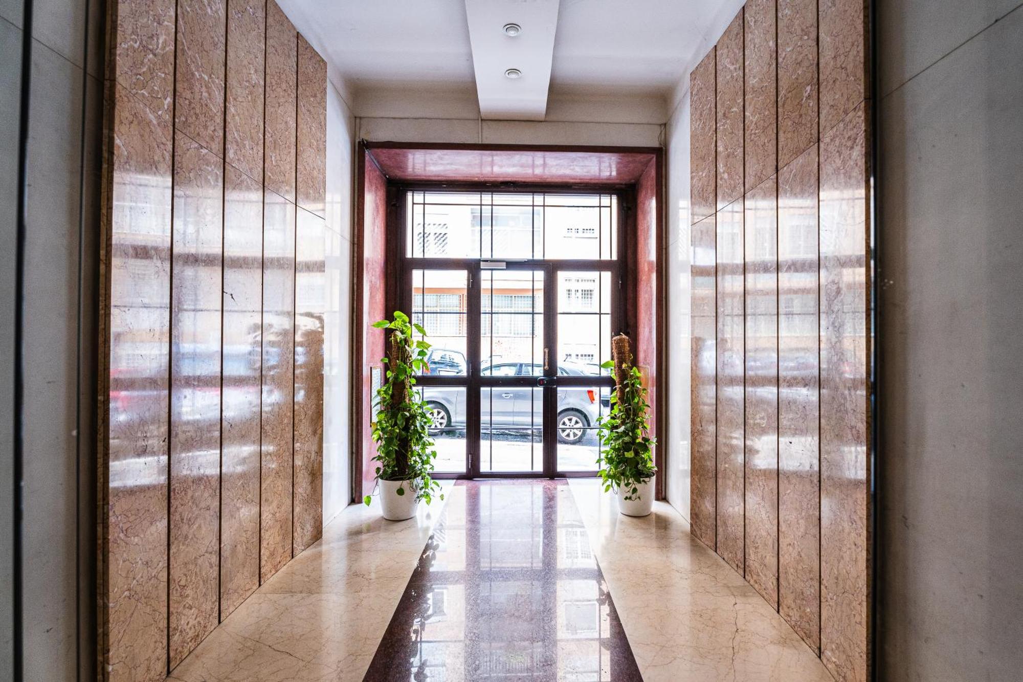 Domus Leo Roma Apartment ภายนอก รูปภาพ